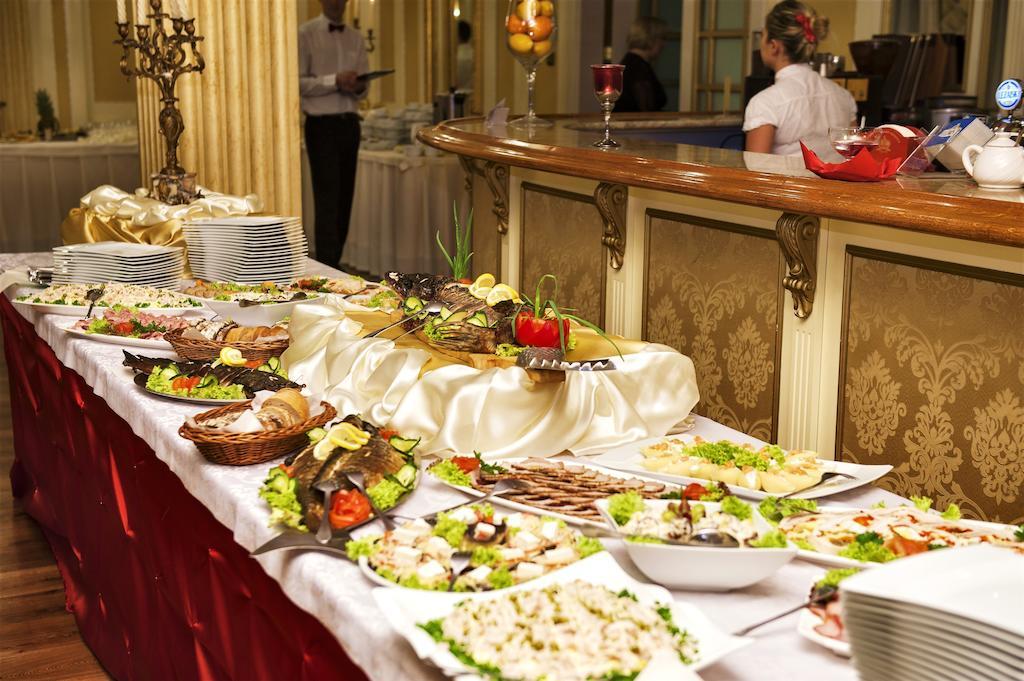 Spa Hotel Gloria بشيميش المظهر الخارجي الصورة