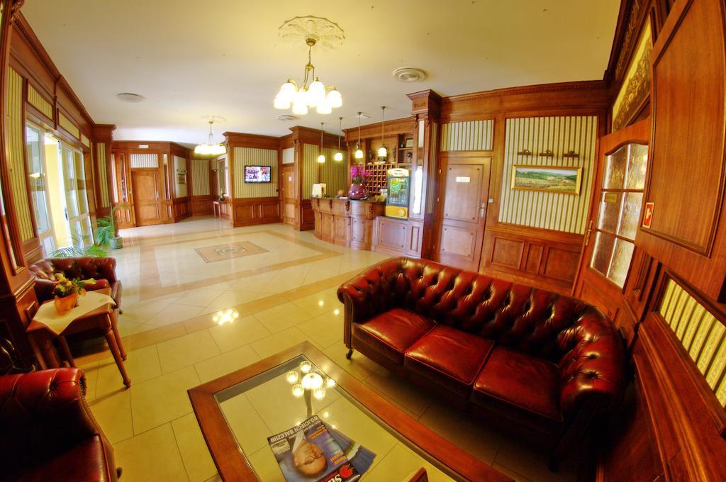 Spa Hotel Gloria بشيميش المظهر الخارجي الصورة