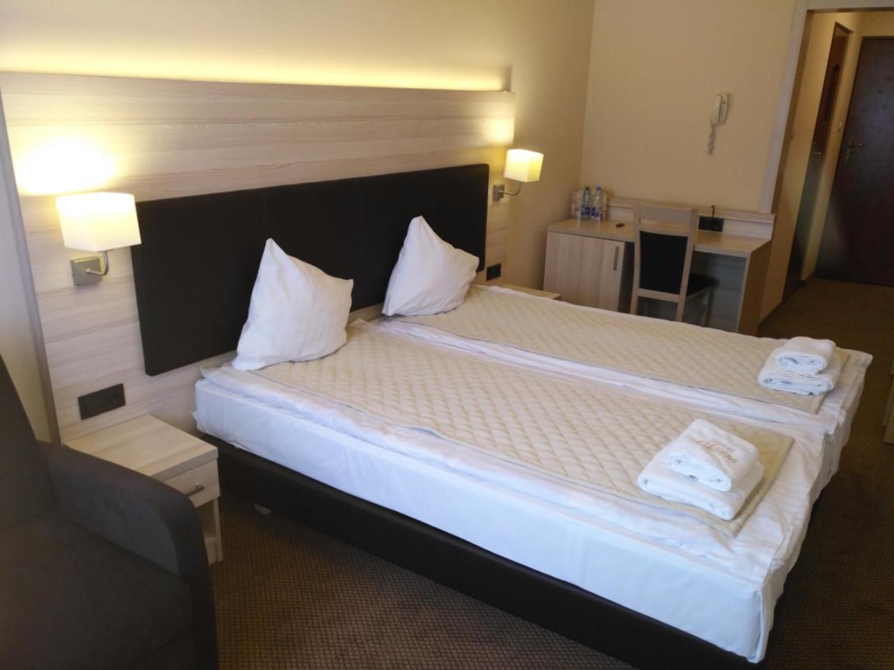 Spa Hotel Gloria بشيميش المظهر الخارجي الصورة